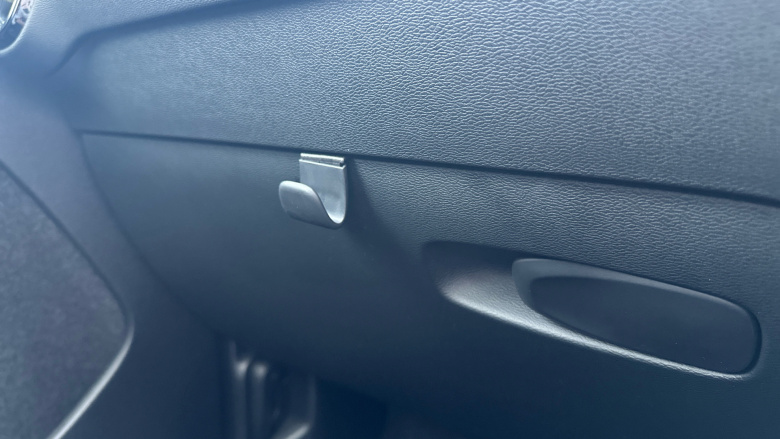 Volvo XC40 2.0 B4P Ultra Dark 5dr Auto Petrol Estate